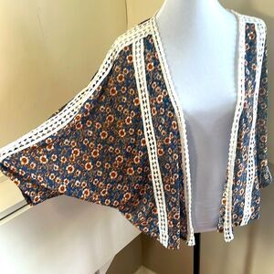 Ember White Lace and Floral Cropped Shrug Hippy Boho Spring 2024 Size L